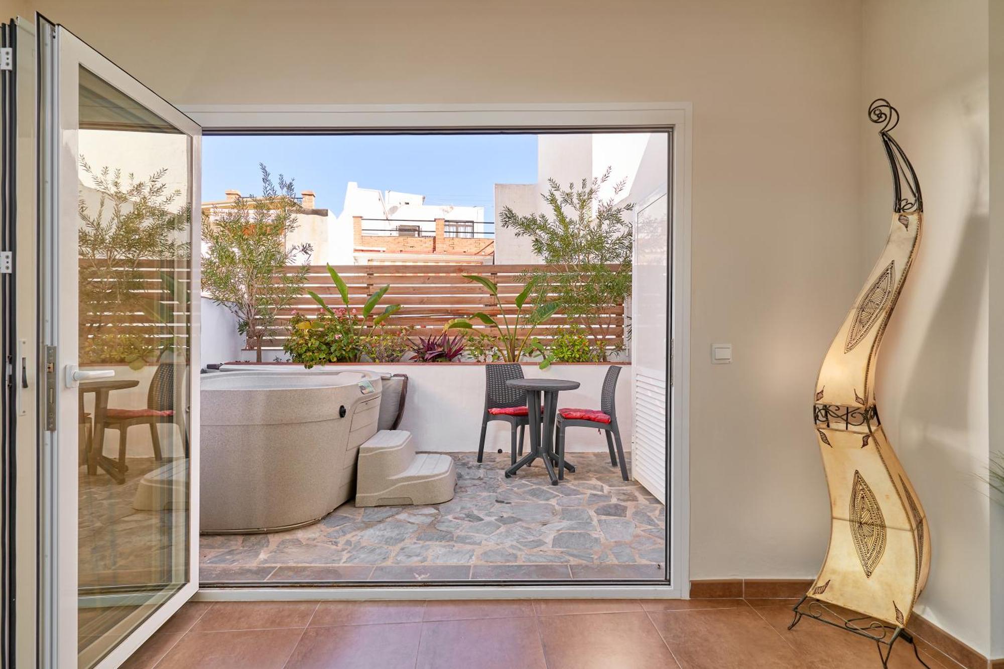 Luxury 1St Floor Apartment In Nerja Exterior foto